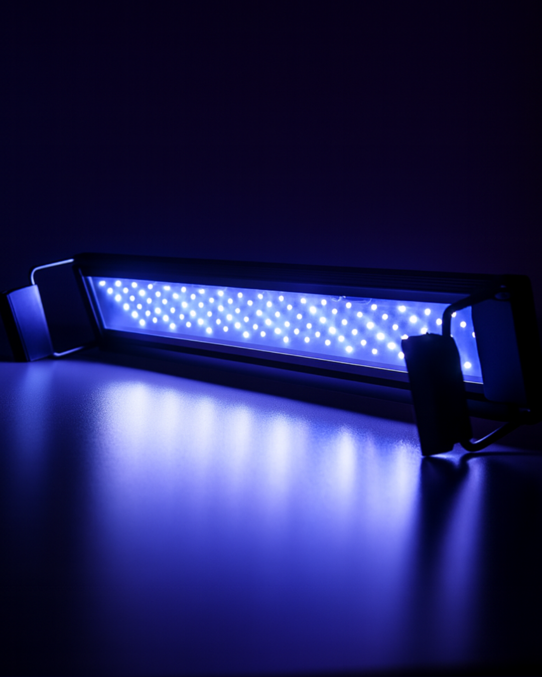 SKRw LUMINARIA LED BLACK SLIM 30 a 35CM 9W AZ/BR BV