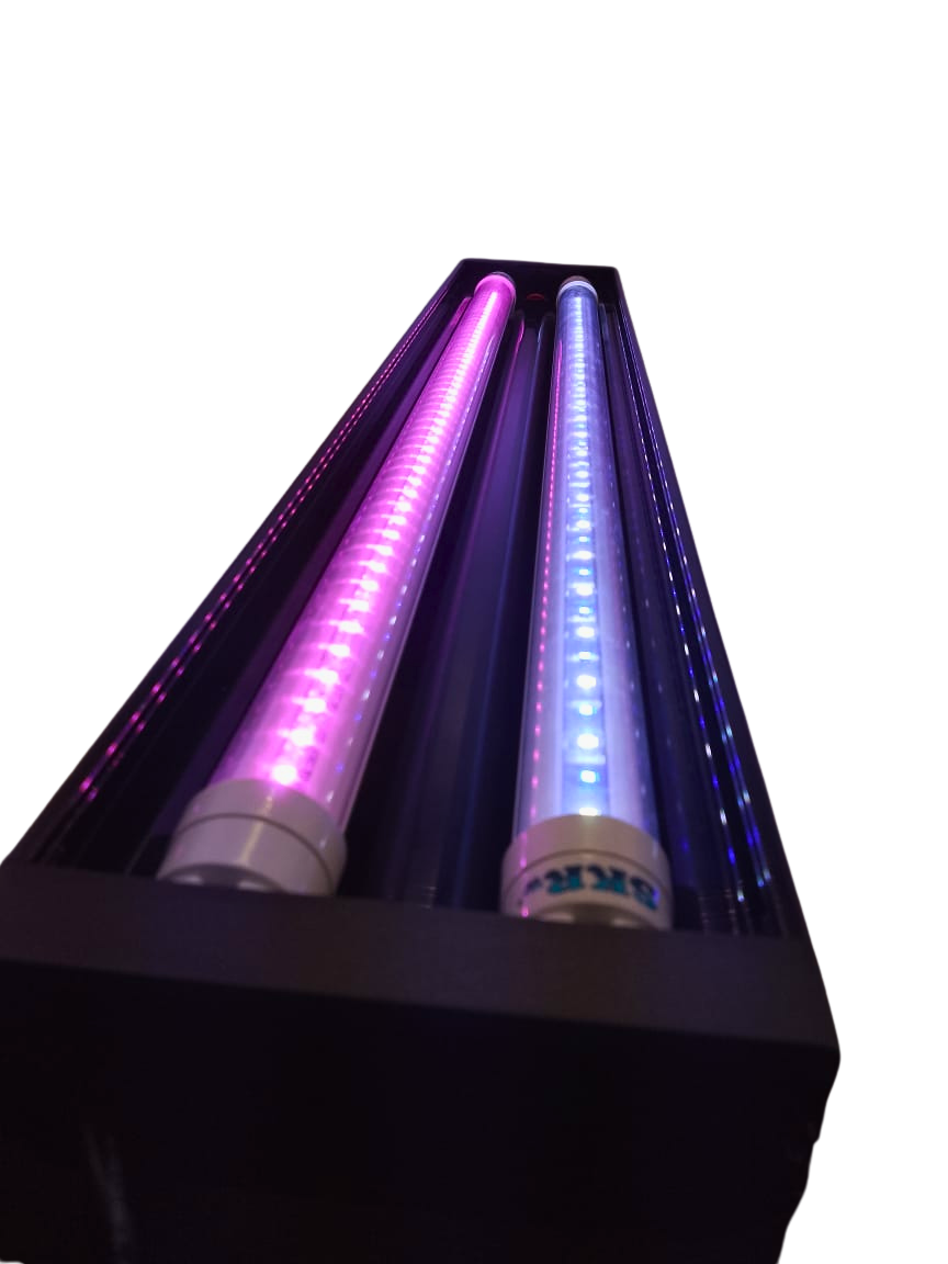 Luminária SKRw com 2 lampadas. azul e branca + rosa 70-85cm