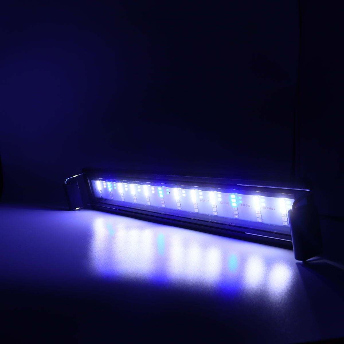 SKRw LUMINARIA LED BLACK SLIM 30 a 35CM 9W AZ/BR BV