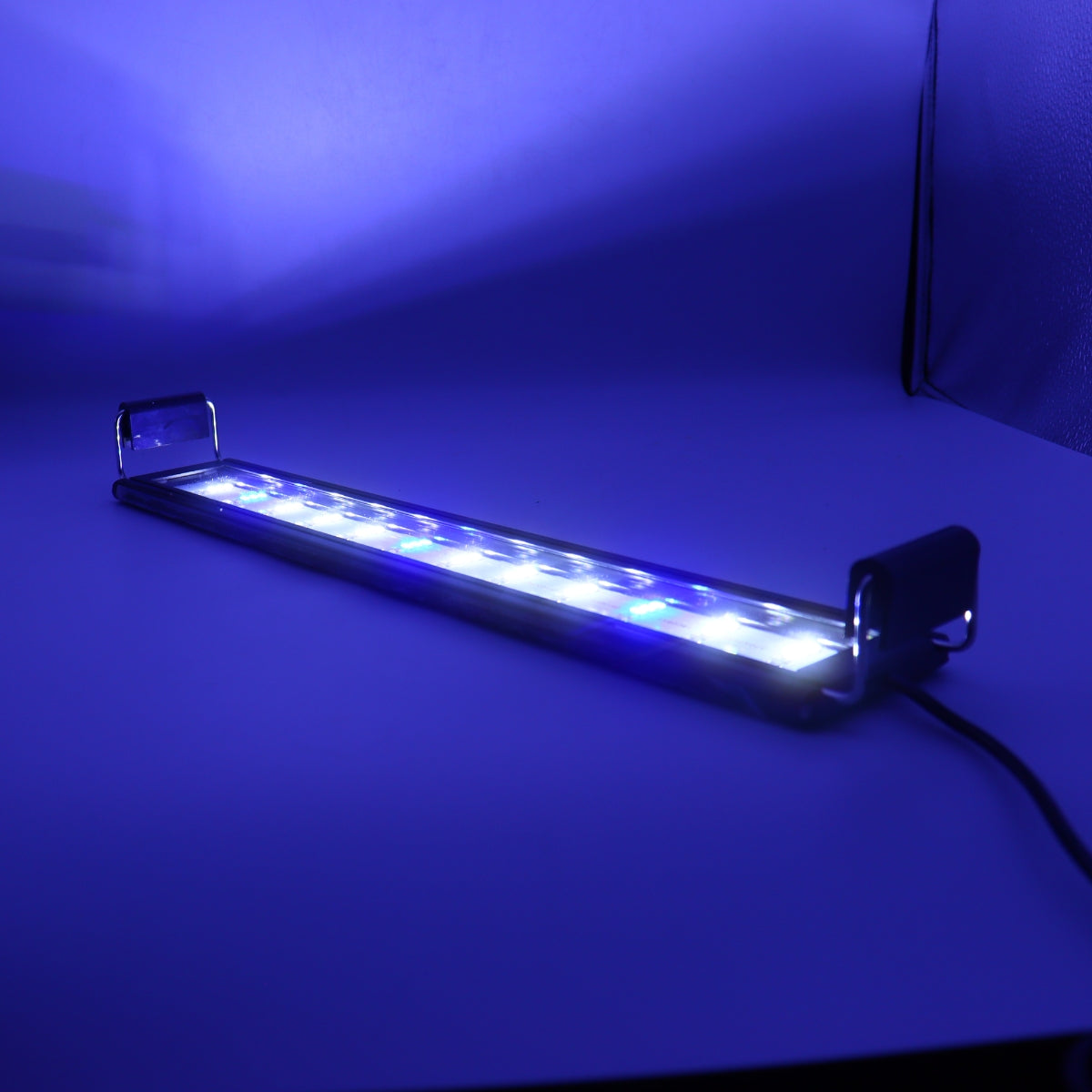 SKRw LUMINARIA LED BLACK SLIM 30 a 35CM 9W AZ/BR BV