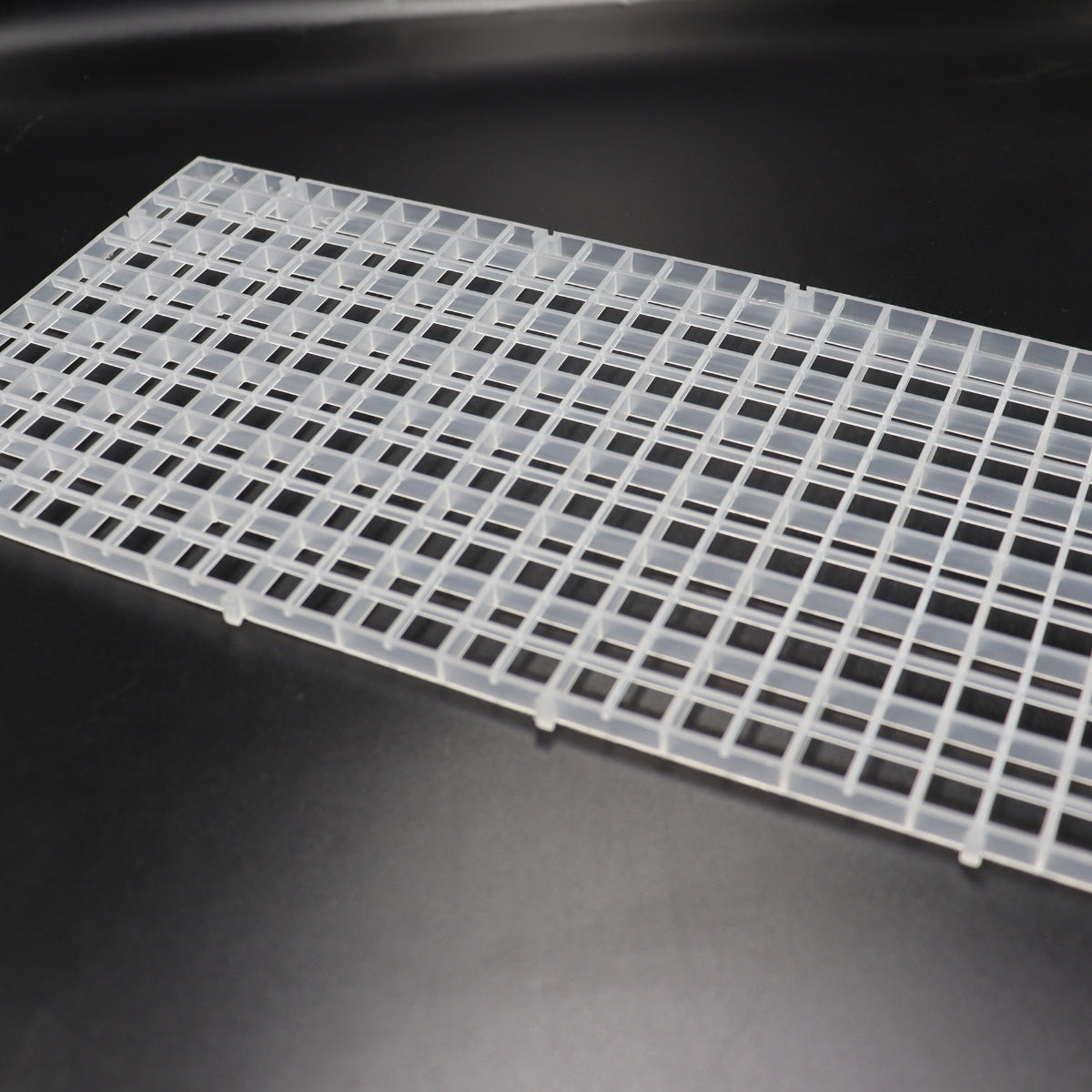 COLMEIA PLASTICA FURO  8MM 15X30CM C/ 1 CRIST SKRw