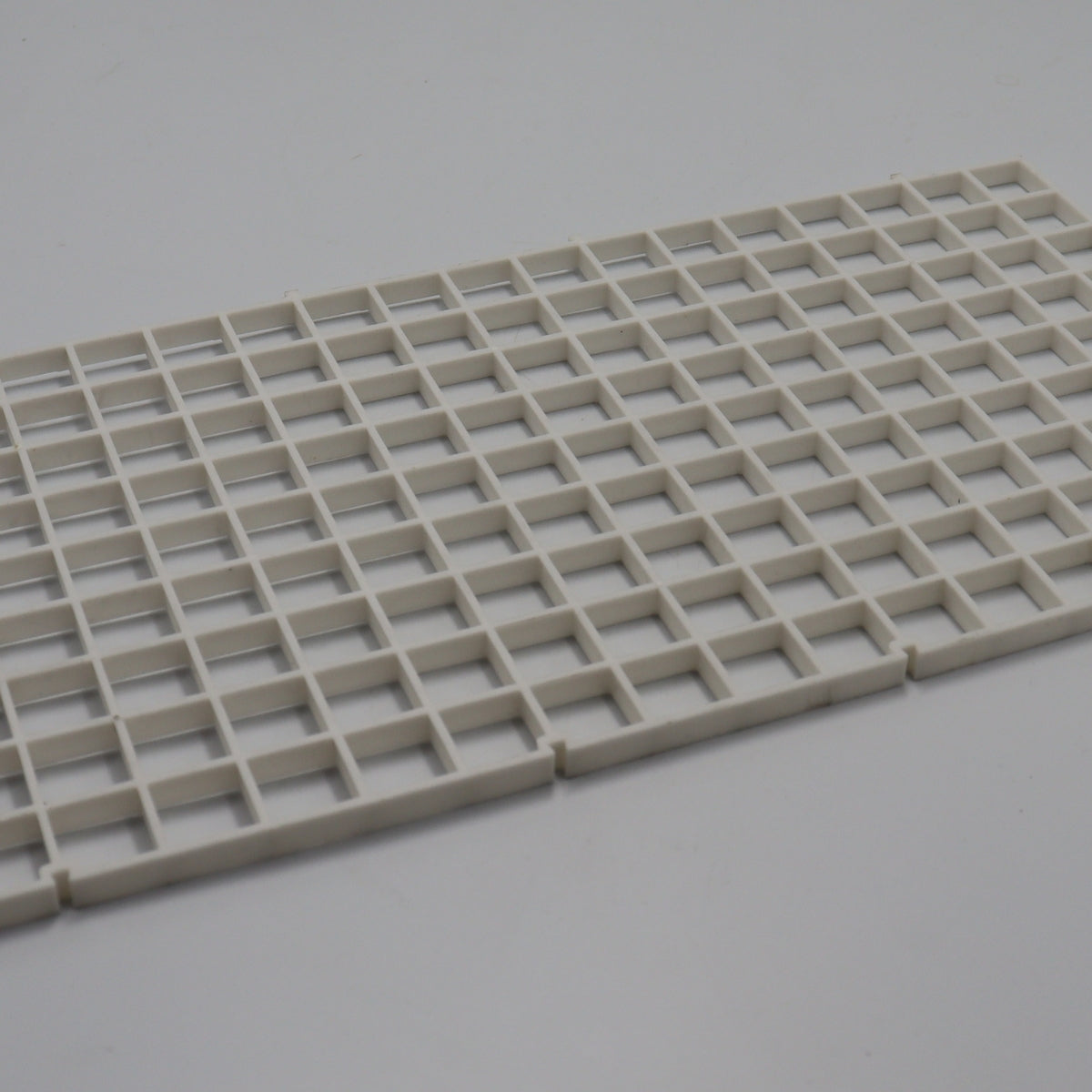 SKRw COLMEIA PLASTICA FURO 15MM 15X30CM C/ 1 BRANC